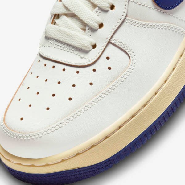 Nike Air Force 1 '07 Sail / Deep Royal Blue / Pale Vanilla - Imagem 5